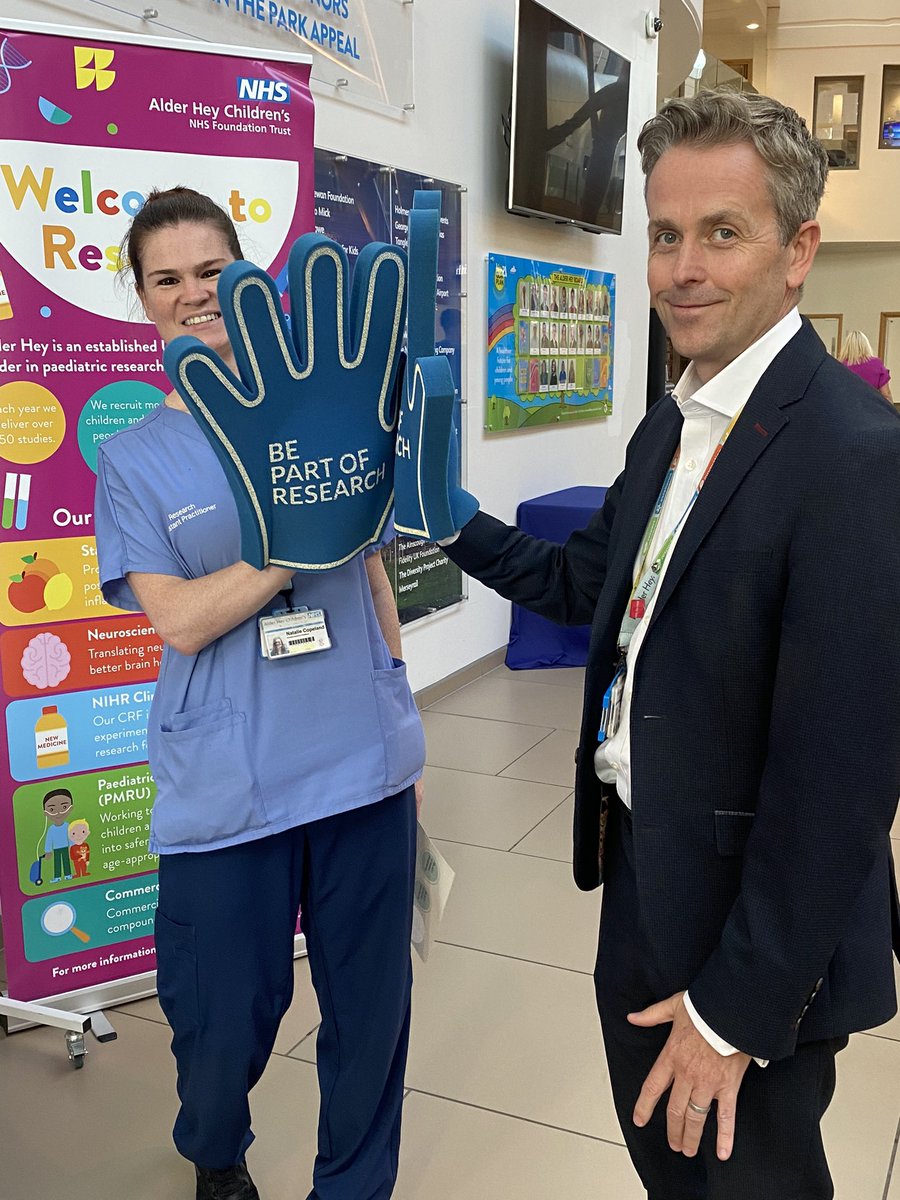 Our fab ARP Nat with our Director of Finance John Grinnell flying the flag for research today in our foyer <a href="/AlderHeyRes/">Alder Hey Research</a> <a href="/AlderHey/">🏥 Alder Hey 💙</a>
