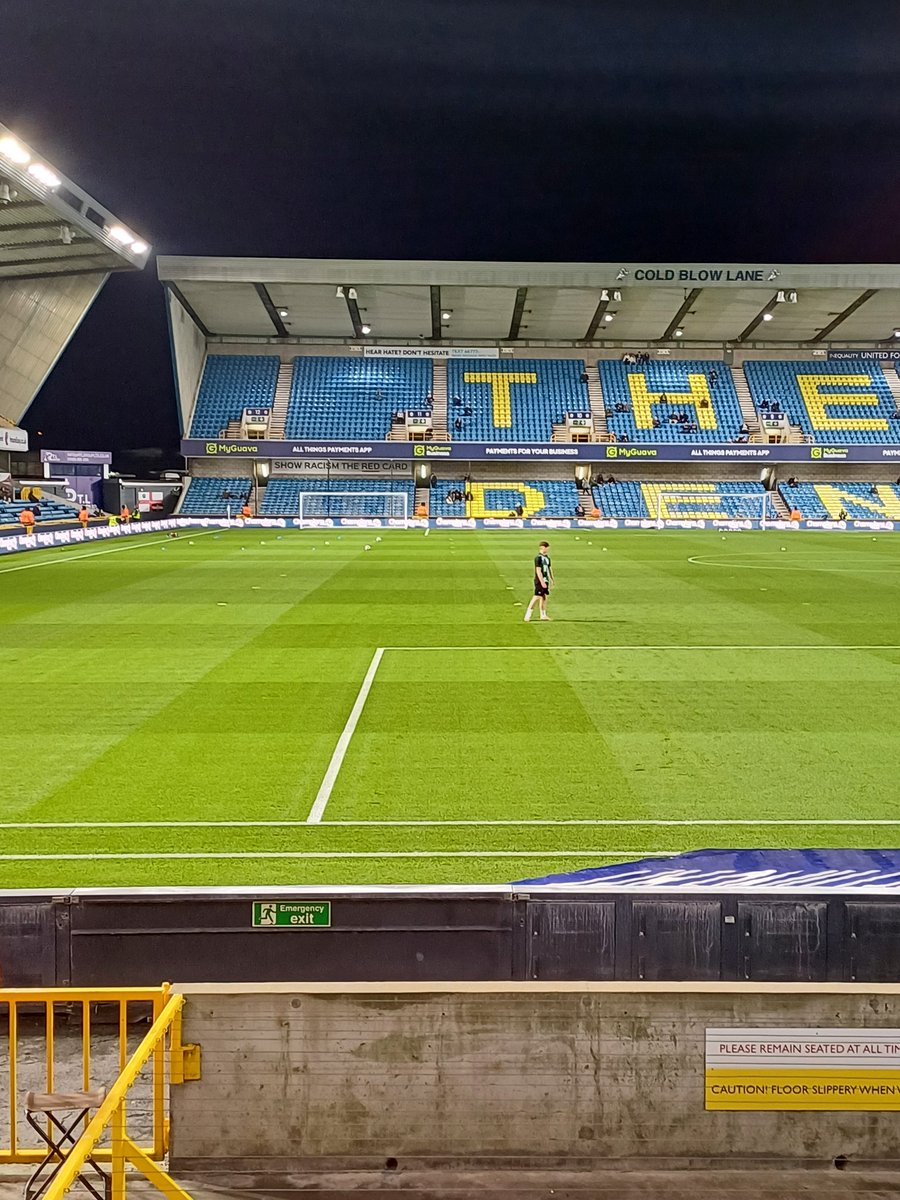 M1Daw's tweet photo. Come on Argyle 💚💚 https://t.co/73STilXM9M