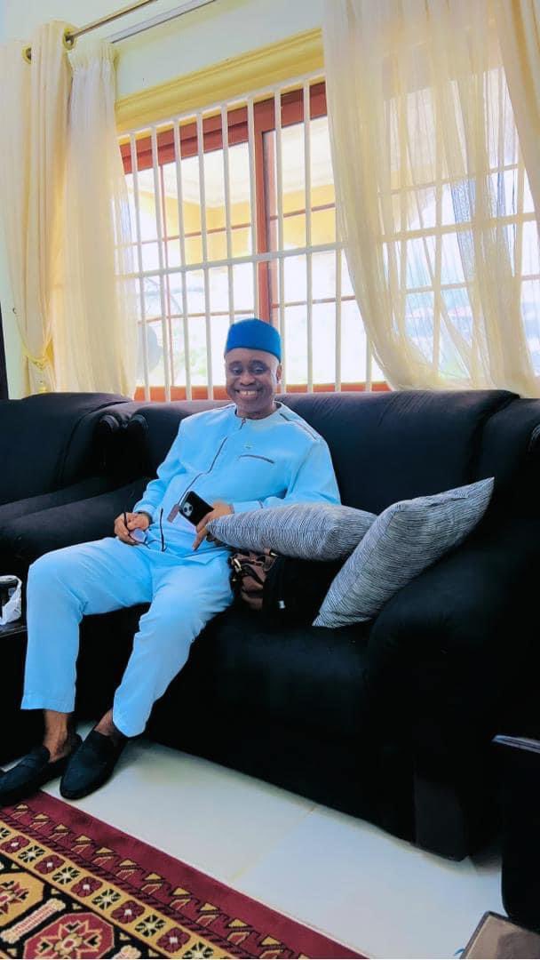 pee_ptf's tweet photo. The Hon. Dept. MOH-1; GovSL, always looking outstanding in our designs. #MensClothing #Africanas #DressWell #SaloneX #Health https://t.co/wGRimT0yQe