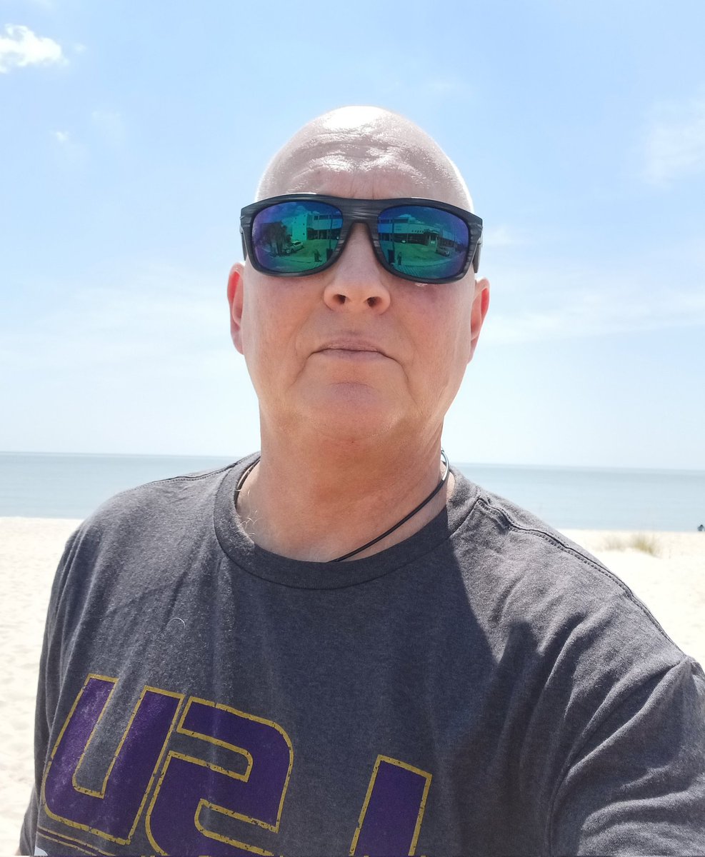 Sunny day at the beach ⛱️