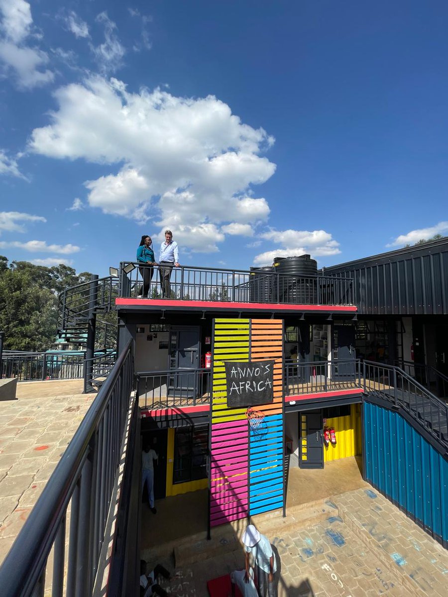AOnefineday's tweet photo. Thank you, ambassador, of 🇳🇱 to 🇰🇪 H.E Henk Jan Baker @HenkJanBakker3 for taking the time to spend the afternoon with us at the art centre and learning more about the creative arts work we are doing with the children & the community in kibera #ArtsIsfun #empoweringthougharts https://t.co/xLilrSw1BH