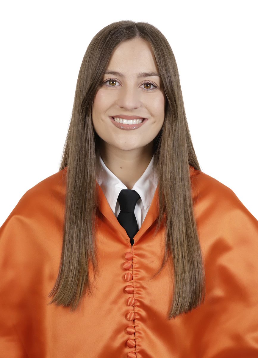 mariinaragon3's tweet photo. siempre vosotras🎓💶📈🧡 https://t.co/mrg9D18rHQ