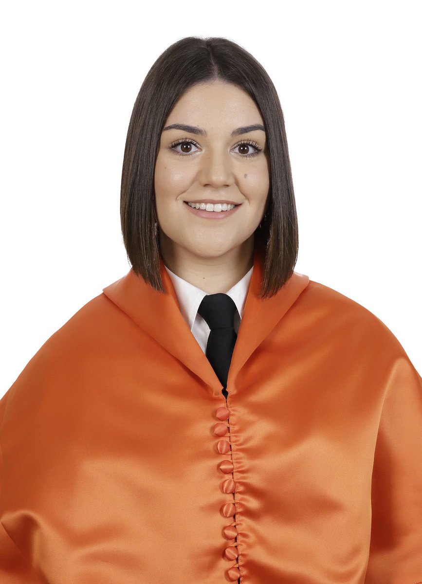mariinaragon3's tweet photo. siempre vosotras🎓💶📈🧡 https://t.co/mrg9D18rHQ