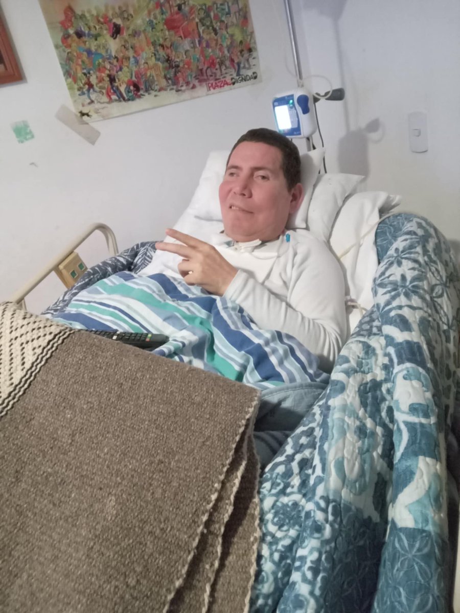 hoy se cumplen 5 años de la golpiza de mario donde aun no hay reparacion donde la gente nos a tenido que ayudar donde mario recibe mas ayuda del pueblo que del estado mario lucha dia a dia para sobrevivir y seguir viviendo muchas gracias al pueblo por siempre estar al pendiente😘