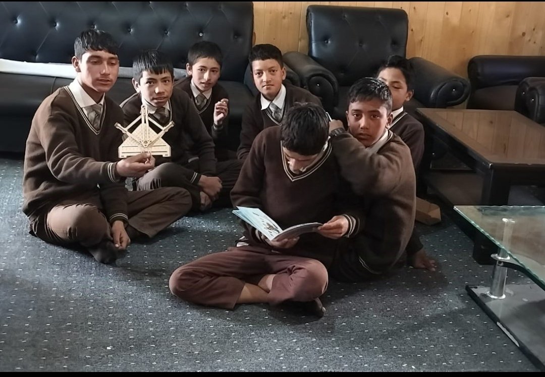 HumasUpliftment's tweet photo. 1st STEM Education Lab Set up at Bhimbhat Higher secondary School will give Students idea for new inventions in modern Era. https://t.co/B5g73IMQWN