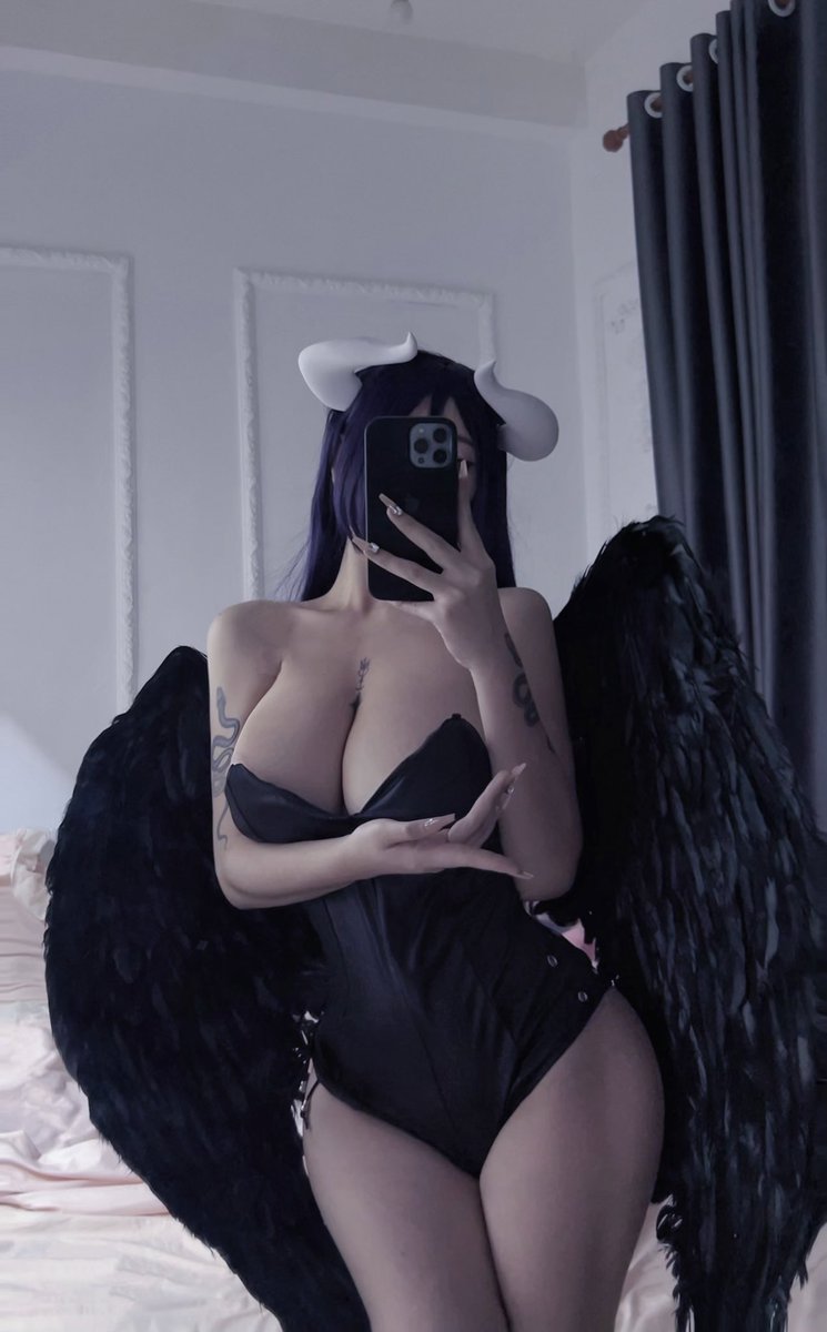 mommy070204_'s tweet photo. Albedo https://t.co/XCno2ZMxor