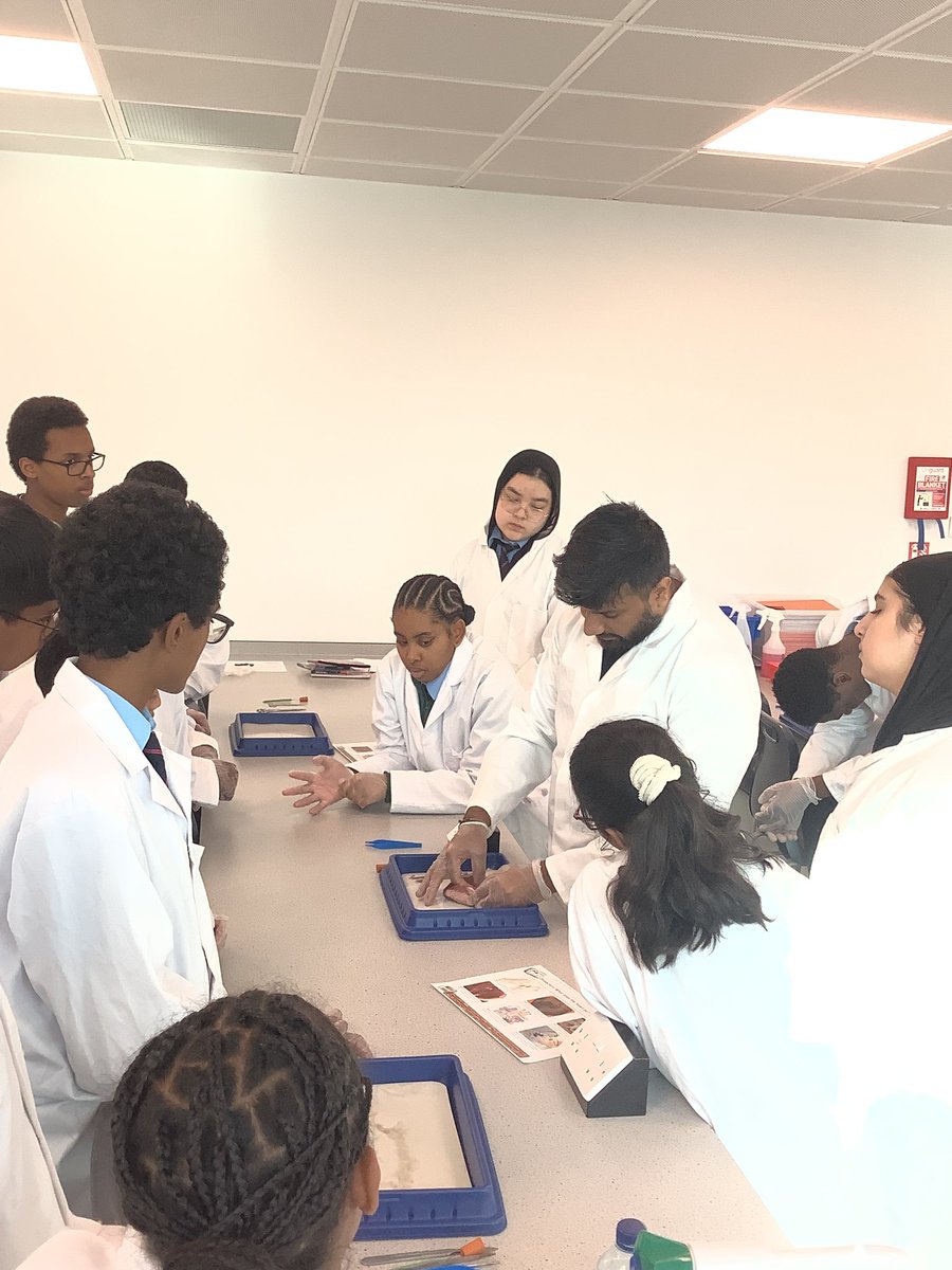 CORECityAcademy's tweet photo. Year 10 got first-hand experience of the workings of the animal heart, carrying out a heart dissection in Mr Nazar's Science lesson this afternoon, supported by Mr Browne and a guest appearance from Mr Bibb! @COREeducate #COREOpportunity https://t.co/m0ZxwzbxP4