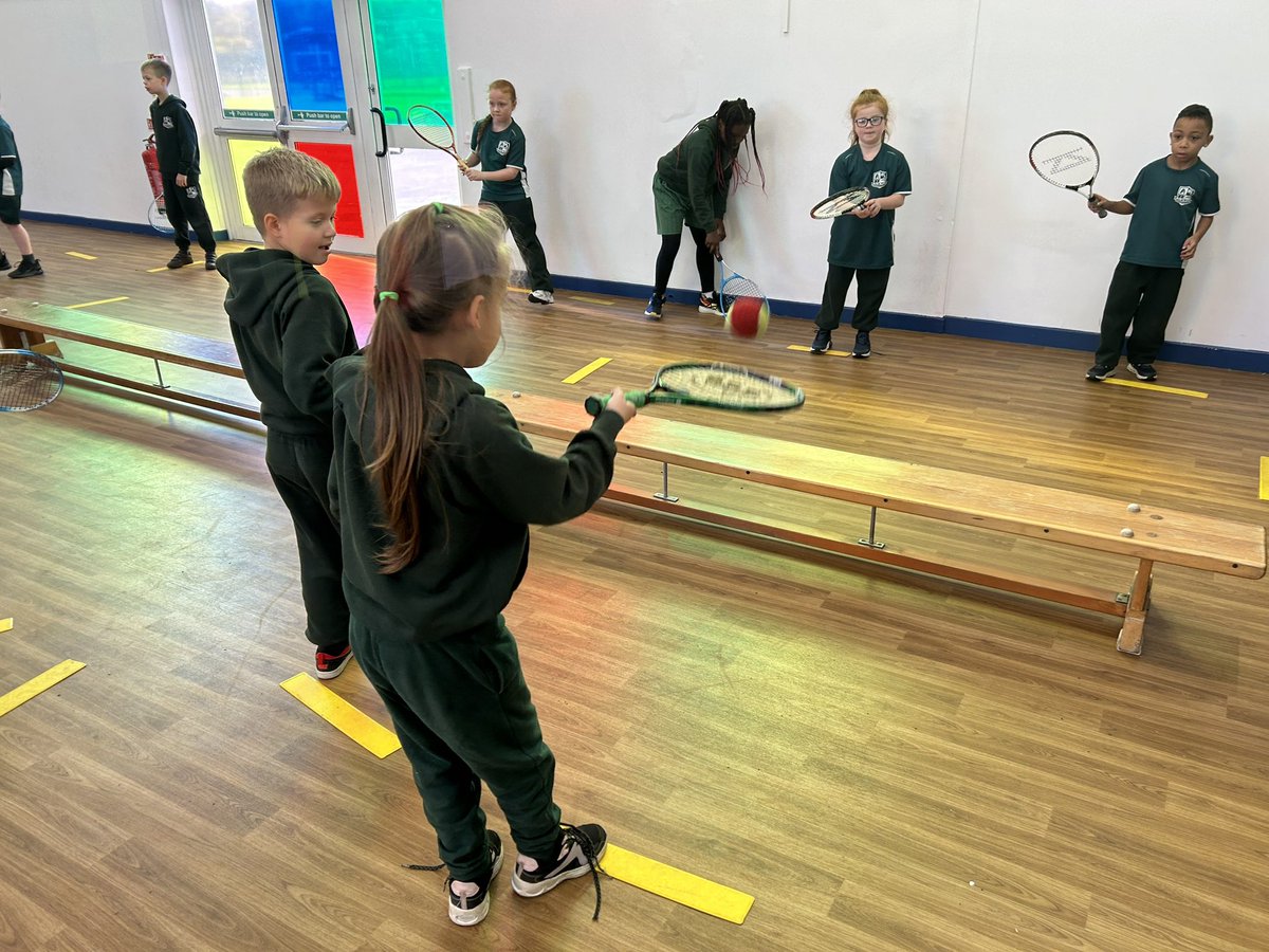 PEatStAmbrose's tweet photo. Another great lesson today with @jhemmingstennis for Year 3! We recapped all of our learning this half-term and had doubles rallies with a partner 👍🏼🎾 

@MissHobanY3 https://t.co/zy8FZDx6E6