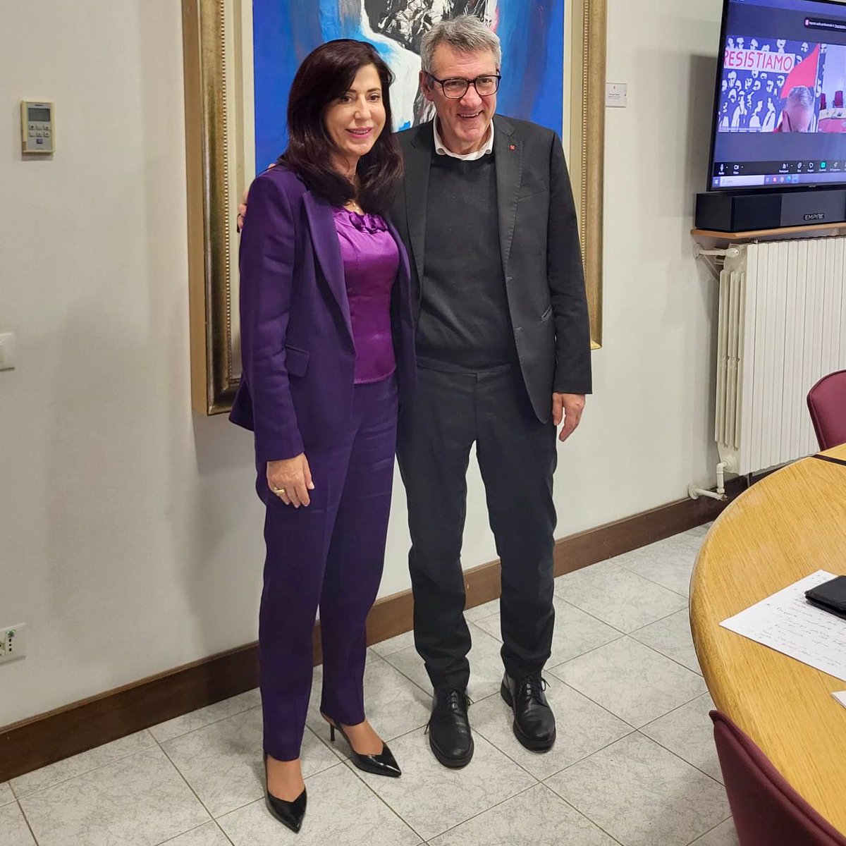 Il segretario generale della Cgil Maurizio Landini incontra l’Ambasciatrice di Palestina S. E. Abeer Odeh 
tinyurl.com/3x44ukw5