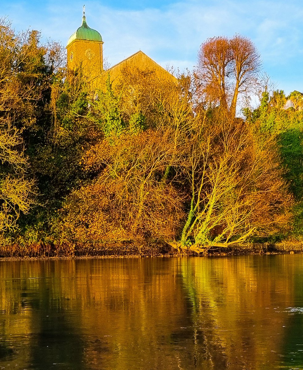 sscanlon07's tweet image. Early morning colours #autumn #sunrise #Wicklow