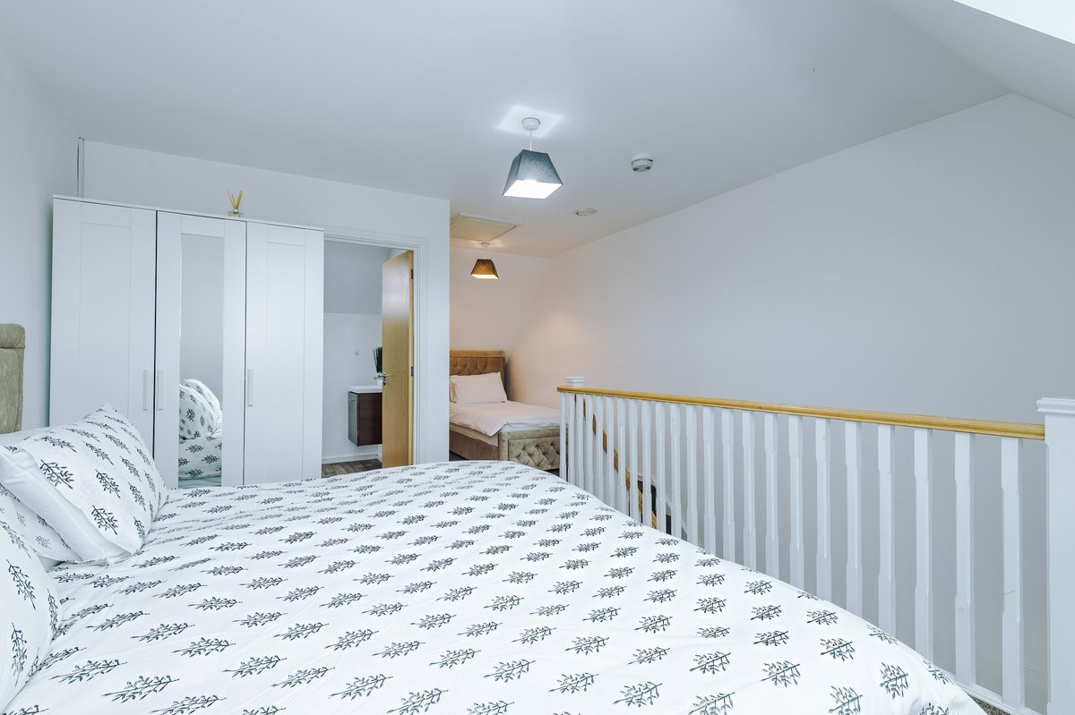 BluewoolProps's tweet photo. £180/Night
Meet THE CLOVER HOUSE 🏠, one of our shortlets in lower Broughton, Salford, UK.
Emergency repairs, concierge services, and local spot recommendations are all available 📍
#shortletsinsalford #shortletsinlowerbroughton #shortletsincloverdrive
#bluewoolrentals https://t.co/X8uhnZ0TsY