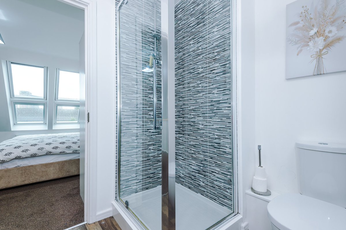 BluewoolProps's tweet photo. £180/Night
Meet THE CLOVER HOUSE 🏠, one of our shortlets in lower Broughton, Salford, UK.
Emergency repairs, concierge services, and local spot recommendations are all available 📍
#shortletsinsalford #shortletsinlowerbroughton #shortletsincloverdrive
#bluewoolrentals https://t.co/X8uhnZ0TsY
