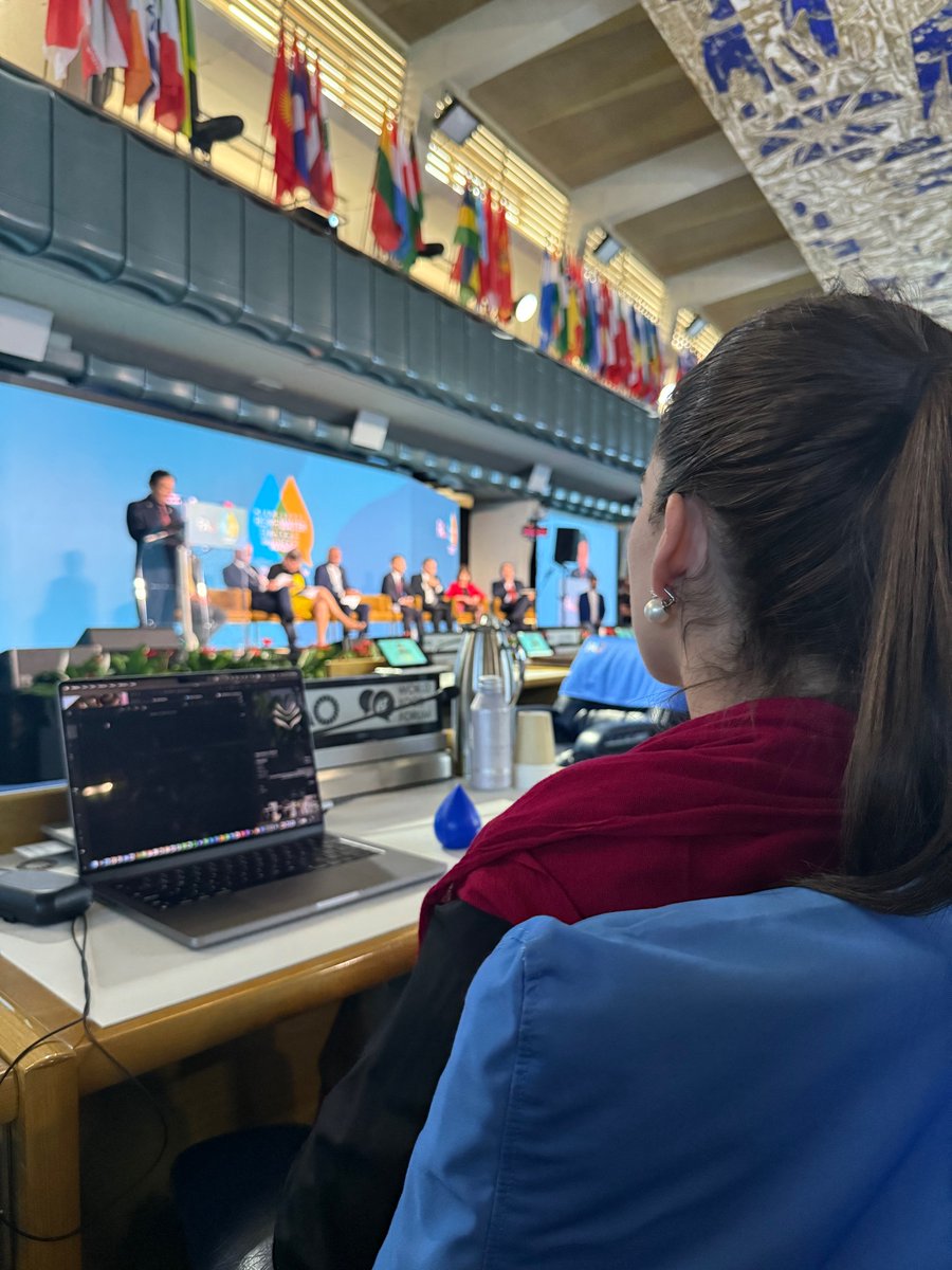 ElNacionalWeb's tweet photo. #ENPubli ¡Venezuela presente en el Foro Mundial de la Alimentación! Génesis Oliva, de AgroWomen, compartió la experiencia de las mujeres agricultoras venezolanas y del mundo. #WorldFoodForum #AgroWomen #Venezuela https://t.co/NysXKVPkDT https://t.co/Zan4QYZNdI
