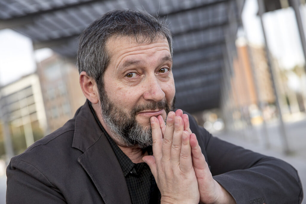 DEMÀ DIJOUS A LES 15:00 TORNEM A <a href="/elpratradio/">elprat.ràdio</a> i Spotify... Ens perdoneu per estar desaparegudes? 🥺🙏