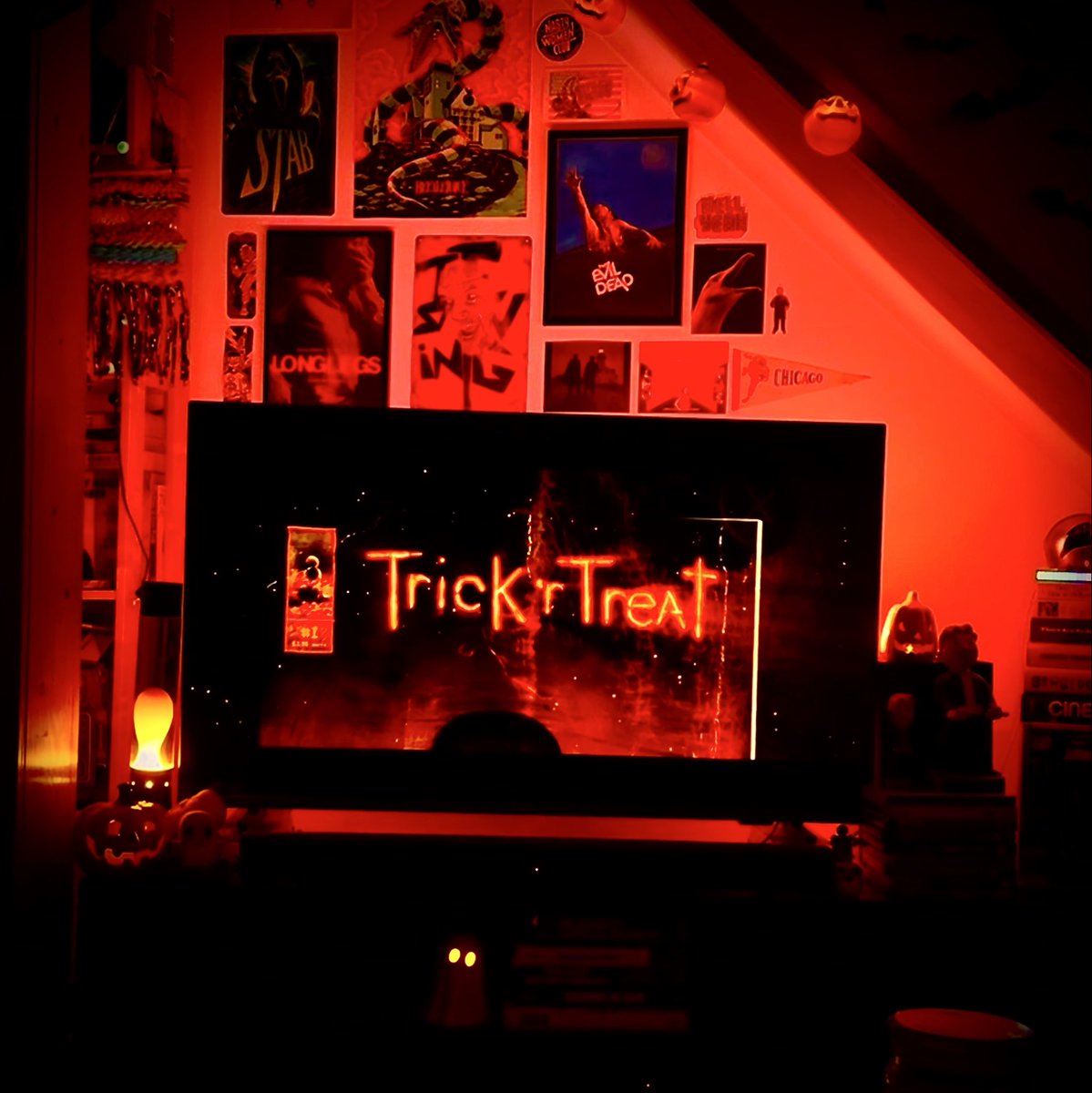 Autumn nights at home are the best. 

Arrow Films got this 4K delivered today ahead of its official release on Monday. 

Stay spooky! 🎃🎃🎃