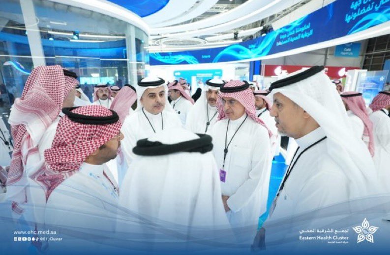 Asad_alquria's tweet photo. ثلاثة أيام كانت مميزة في #ملتقى_الصحة_العالمي تنوعت فيها أحداث مشاركتنا في #تجمع_الشرقية_الصحي ما بين استقبال لقيادات القطاع الصحي وعرض الإنجازات لزوار جناح #الصحة_القابضة بالإضافة للقاءات مع شركات عالمية للإطلاع على أحدث التطورات في مجال الرعاية الصحية وكذلك توقيع اتفاقية تعاون مع الهيئة السعودية للمدن الصناعية ومناطق التقنية (مدن ).