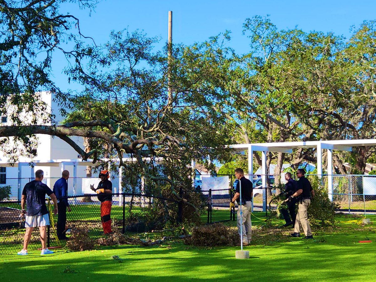 Citrus Park Elem. (@citrusparkes) on Twitter photo Thank you to the Hillsborough County Sheriffs Office for coming out and cutting down our tree. You helped clear our area for the safety of our students! We appreciate you! <a href="/HillsboroughSch/">Hillsborough Schools</a> <a href="/HCPSELRegion2/">HCPS Elementary Region 2</a> <a href="/HCSOSheriff/">HCSO</a> Thank you to the Hillsborough County Sheriffs Office for coming out and cutting down our tree. You helped clear our area for the safety of our students! We appreciate you! <a href="/HillsboroughSch/">Hillsborough Schools</a> <a href="/HCPSELRegion2/">HCPS Elementary Region 2</a> <a href="/HCSOSheriff/">HCSO</a>
