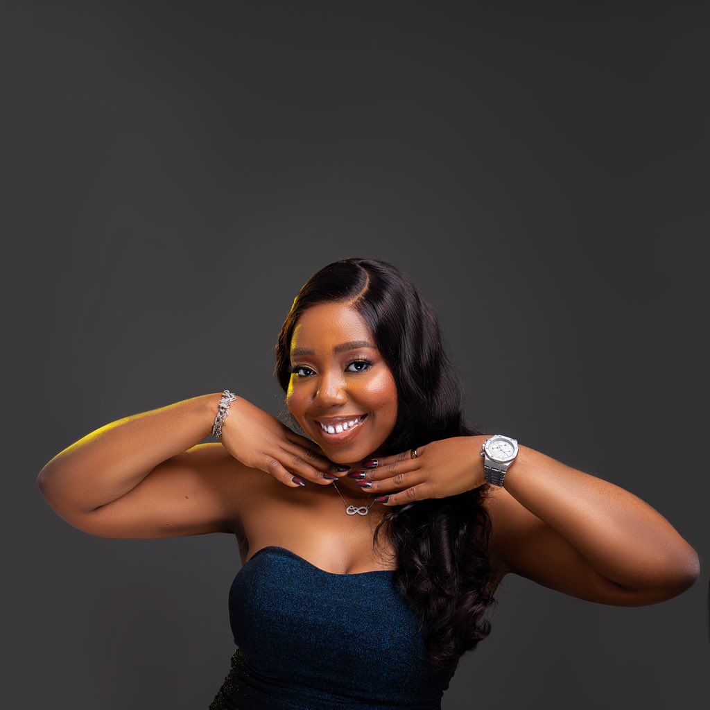 lady_Essie_'s tweet photo. +1 🎂 
Chapter 25🤭

Happy birthday to me 🎉
May God’s grace and favour continue to be with me 🙏 https://t.co/ARSBaqn5a5