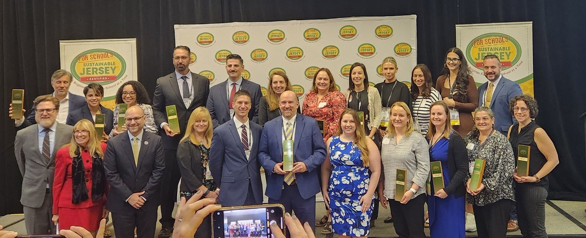 Kira Sikorski tweet media