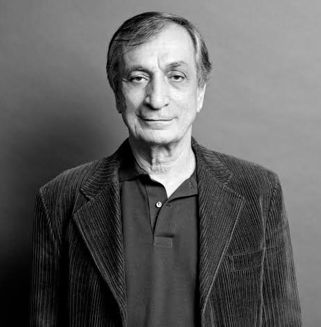 GiuliMedrado's tweet photo. ‘Estou sofrendo de alzheimer, minha vida se tornou insuportável, não consigo me concentrar nem mesmo para ler, a coisa que eu mais gostava no mundo. Espero ter vivido com dignidade’.

Parte da carta de Antônio Cícero que optou pela eutanásia na Suiça e nos deixou 💔 https://t.co/A7JCPQdva7