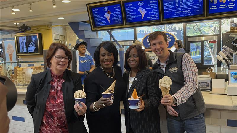 EximBankUS's tweet image. ICYMI: @EXIMChair highlights how EXIM's support for PA small businesses help them win the future w/ @PhillyMayor at the iconic @bassetts_ic &amp;amp; underscores how EXIM's #MMIA initiative spurred manufacturing &amp;amp; innovation in PA @ChamberPHL's roundtable.

More: bit.ly/3A9oa6l