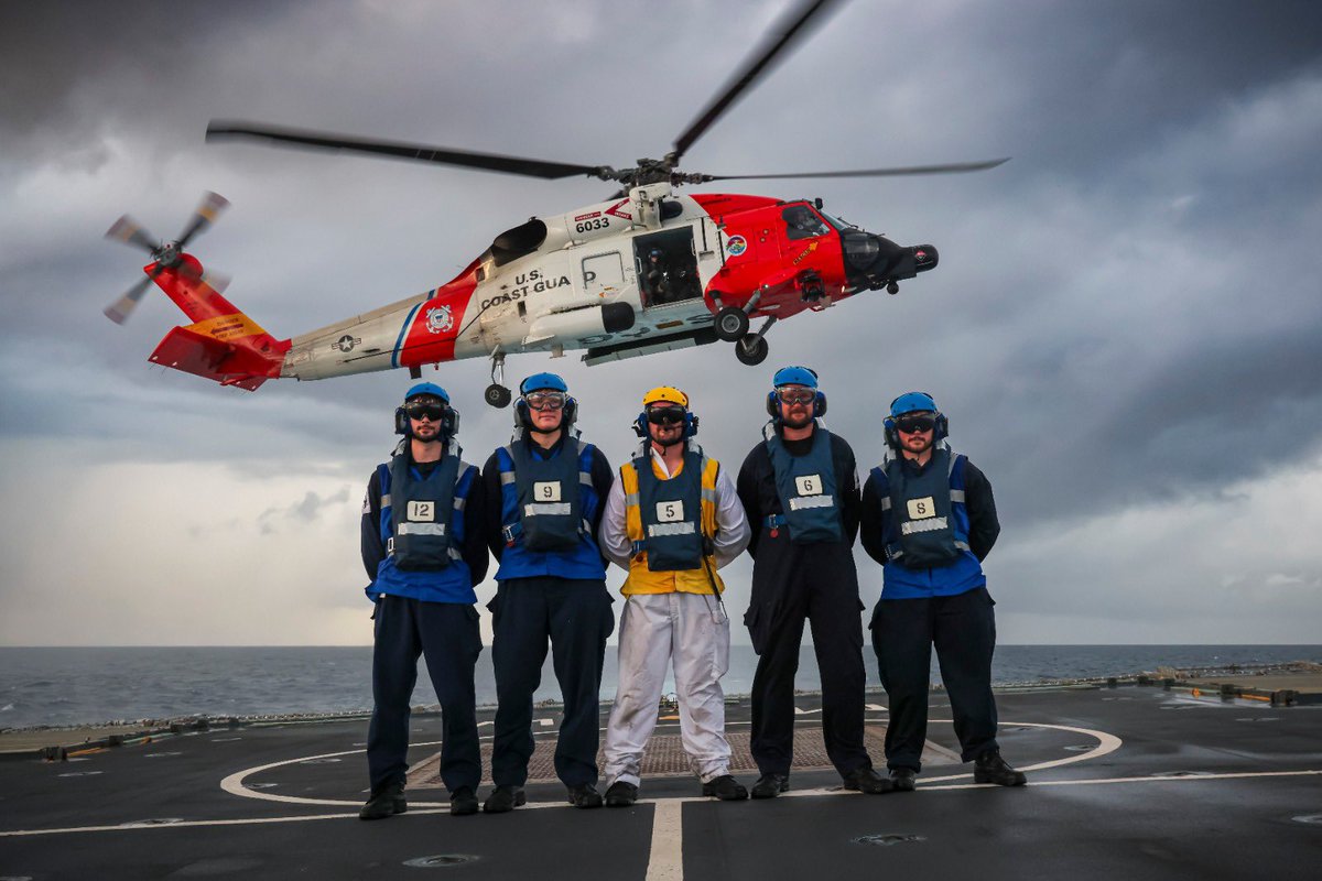 HMS_Medway's tweet photo. Green from the Flight Deck 🚁
We conducted a flying exercise with @USCG Air Station Borinquen 🇵🇷 and their MH-60 JAYHAWK which took off and landed successfully 17 times!!
Training successful ✅
#FwdDeployed https://t.co/1OpAKVFPG9