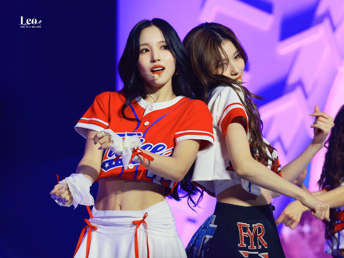 Leo_aaa_'s tweet photo. 241020 HOME 9ROUND 
🐧🐹  &amp; 🌙☀️

#MINA #미나 #ミナ
#SANA #사나 #サナ
#TWICE #트와이스 
#TWICE_9TH_ANNIVERSARY https://t.co/ZOjhAVVTjI
