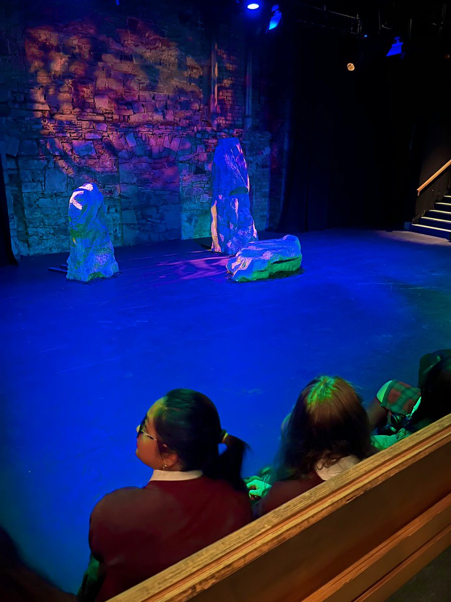 mercyinchicore's tweet photo. Our 6th year HL English class enjoyed a fantastic production of King Lear today @smockalley followed by a very engaging workshop thanks to #Aspire2 @ArcadisGlobal 🎭 https://t.co/Cw09oiAAB9