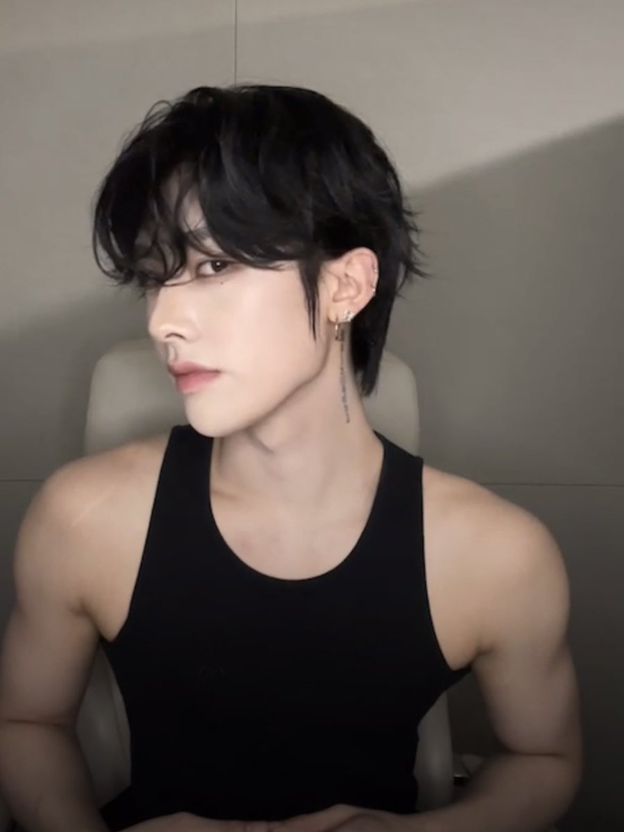 dalxhu's tweet photo. 아니 ㄹㅇ개에바 https://t.co/CyDv75jGXm