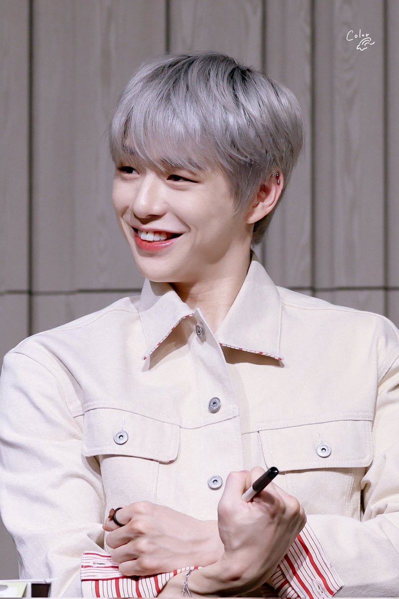 ___melancholy__'s tweet photo. 오랜만에 추억속의 그 단어가 떠오르네
마몸디얼 https://t.co/dc2bvXvFwz