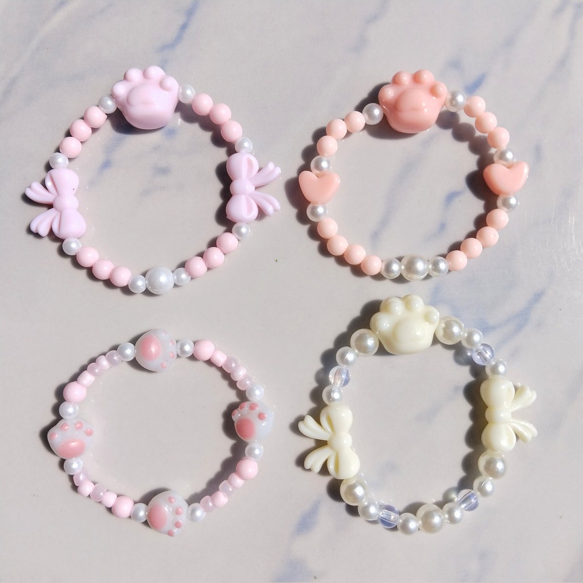 masseokmin's tweet photo. ♡ . . wts bracelet pawpaw ⊹

price : 5k/ea

link shopee : https://t.co/a3e7jgaSp1 

💌 bisa keep event (kalo mau keep event bisa lgsg order via dm) https://t.co/Ucj4Y6D2IR
