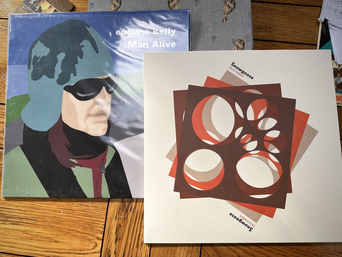 johncyates's tweet photo. Great night last night. Such a pleasure to play alongside @BandSnowgoose and @eugenekelly. New Snowgoose album is out now on @VioletteRecords and Eugene’s old-but-newly-on-vinyl solo album ‘Man Alive’ is out now on @LNFGlasgow Both great. 🎵❤️ https://t.co/fEZZbjmhs6
