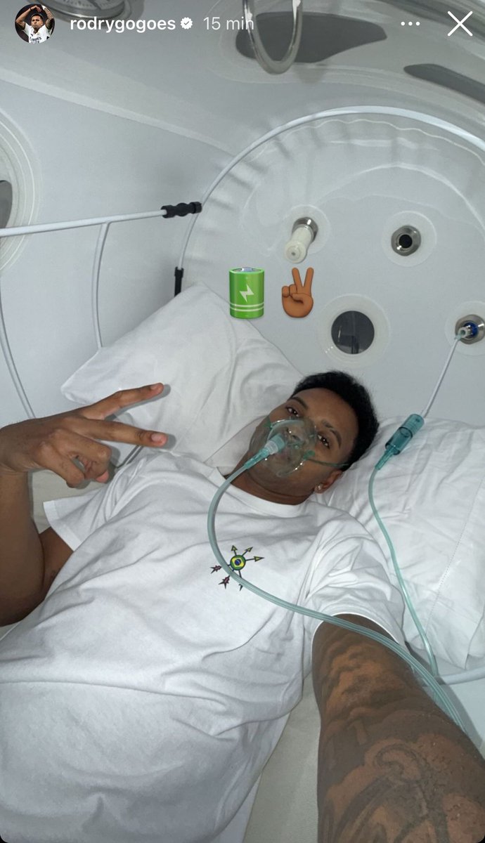elchiringuitotv's tweet photo. ‼️ Rodrygo ya se recupera de su lesión.

➡️ El brasileño está lesionado del bíceps femoral derecho. https://t.co/32pfNoZcNE
