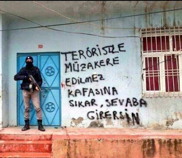 caglaruluturkk's tweet photo. Buradan Devlet Bahçeli'ye sesleniyorum. #TBMM ye bir terörist başını piç apoyu çağıramazsın !  #tusaş #patlama https://t.co/JhcrKwNDFb