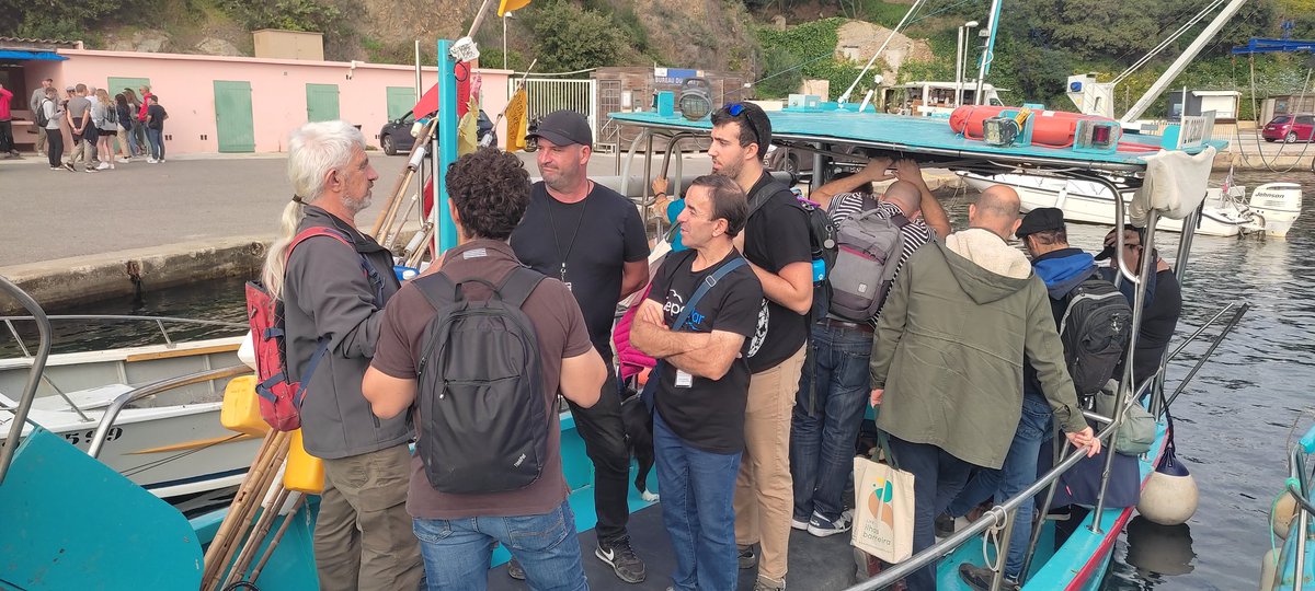 PepArcos's tweet photo. Esta semana participamos @SEO_BirdLife en taller #LifePanPuffinus en Hyères-Francia con socios de @BirdLifeEurope, pescadores colaboradores y administraciones, compartiendo experiencias #stopbycatch @MaltaSeabirds #Intemares #GFCM-bycatch #Maraves #pleamar #fempa @agriculturacat https://t.co/1a70CSC5lQ