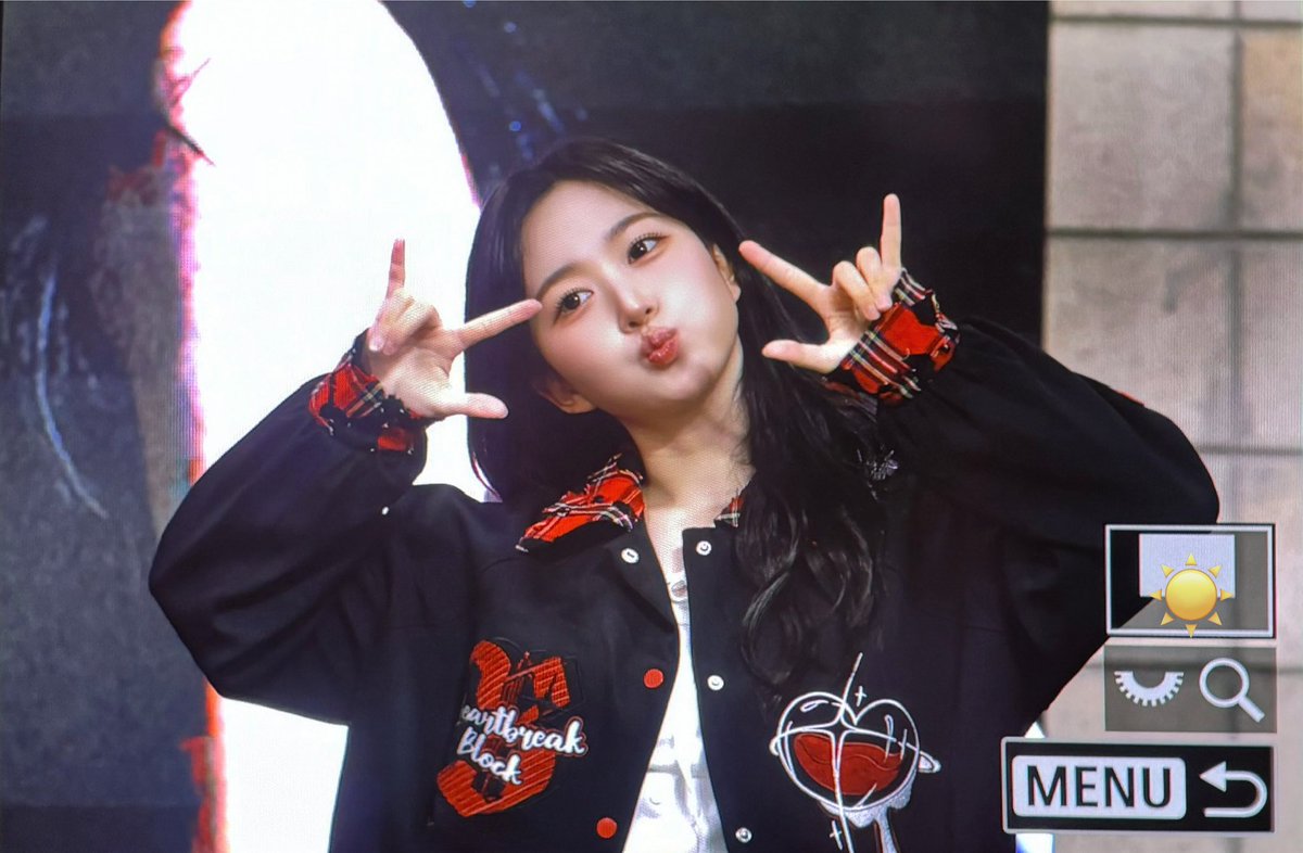mirxsais's tweet photo. haewon 241023
#HAWON #NMIXX
#해원 #엔믹스 https://t.co/1DDmC3yQ8T