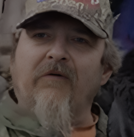 🔍🔍PLEASE RETWEET🔎🔎
#Consequences #Jan6thInsurrection
#FBI is seeking to identify this person involved at the U.S. Capitol on #Jan6
If this person looks familiar contact FBI at tips.fbi.gov or 1-800-225-5324.
REFERENCE # 253 AFO

CC: @BadBradRSR