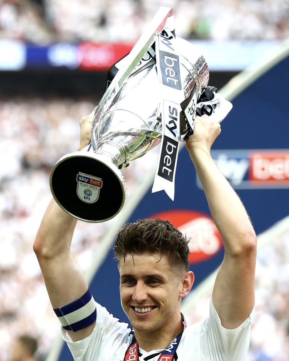He’s no stranger to Wembley 🏆🤩 

Great to have you with us last Sunday, <a href="/ThomasCairney/">Tom Cairney</a> 🏈

📸: <a href="/konradborzy/">kb</a>