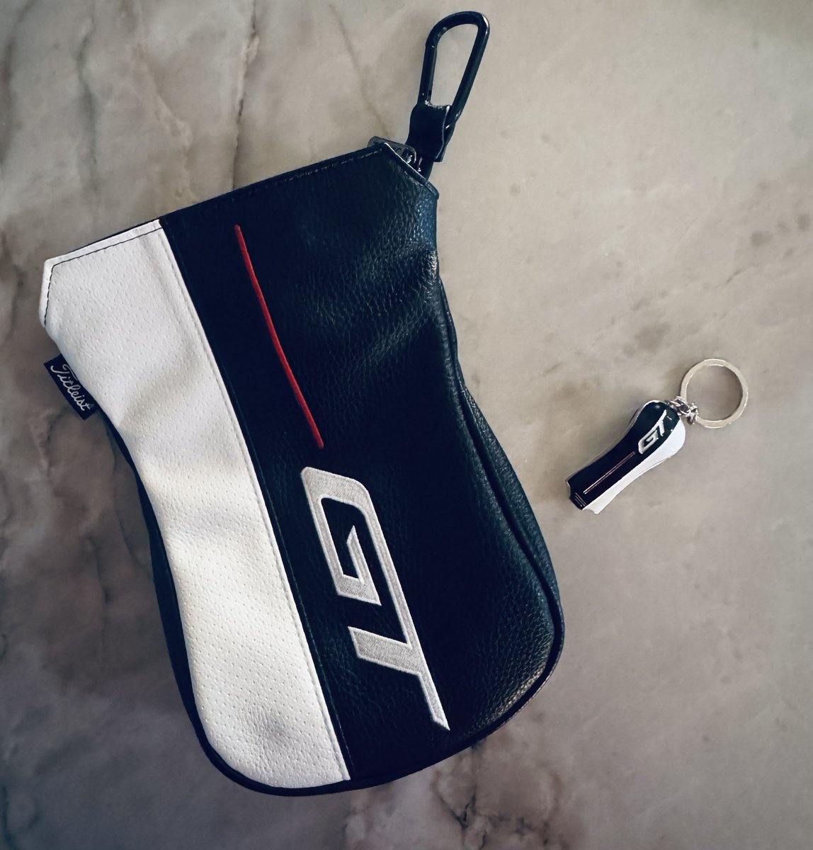 Let's do a giveaway to celebrate the first episode of <a href="/GolfDigest/">Golf Digest</a>'s new gear podcast. Just need to RT and subscribe to the pod. That's it. Winner gets a sweet Titleist GT valuables pouch and keychain bottle opener.  

Apple: podcasts.apple.com/us/podcast/doe…

Spotify: