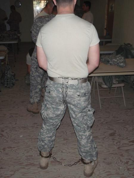 CapturedCamo's tweet photo. Learning proper detainment procedures in the Army #irlbondage #handcuff #handcuffs #handcuffed #handcuffing #cuff #cuffs #cuffed #cuffing #shackle #shackles #shackled #legiron #legirons https://t.co/GM2rKIkEPl