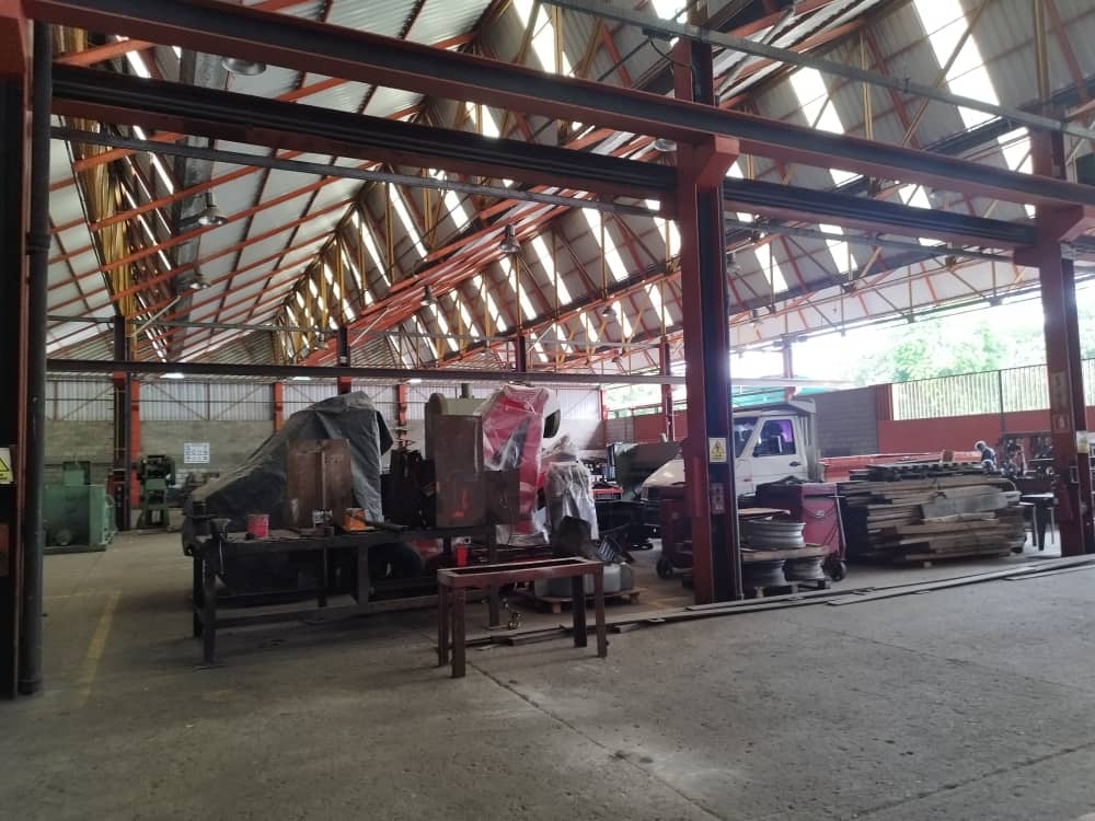 mpppstmerida1's tweet photo. Siguiendo las instrucciones del Pdte. @NicolasMaduro  y del Min. @eduardopiate2, conformo el #CPTT en la entidad laboral Carrocerías Chama, ubicada en Av. Los Proceres zona industrial herdeca.
@MinTrabajoVE @CENTRALBOLIVMER https://t.co/HQnE9D0GYA