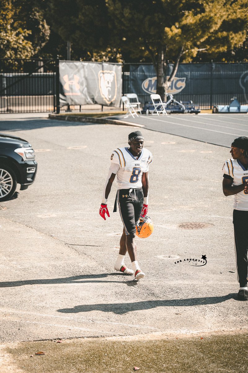 JustinDevaughn7's tweet image. hudl.com/v/2QWBJh check out my mid season film, straight baller! #byanymeans #baltimore #recruit #football @MustangGang410