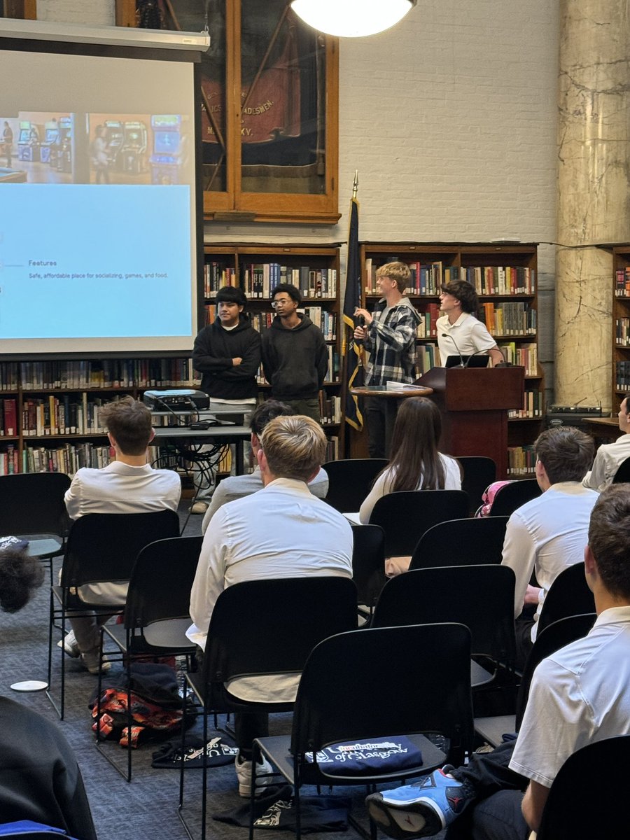 karlfruecht's tweet photo. In NYC last week with 80 INCubatoredu students from Roslyn HS and White Plains HS sharing elevator pitches on their new business ideas.  Thanks students for your ideas, energy! Thanks University of Glasgow for co-hosting with us. https://t.co/SgXE2CUmd5