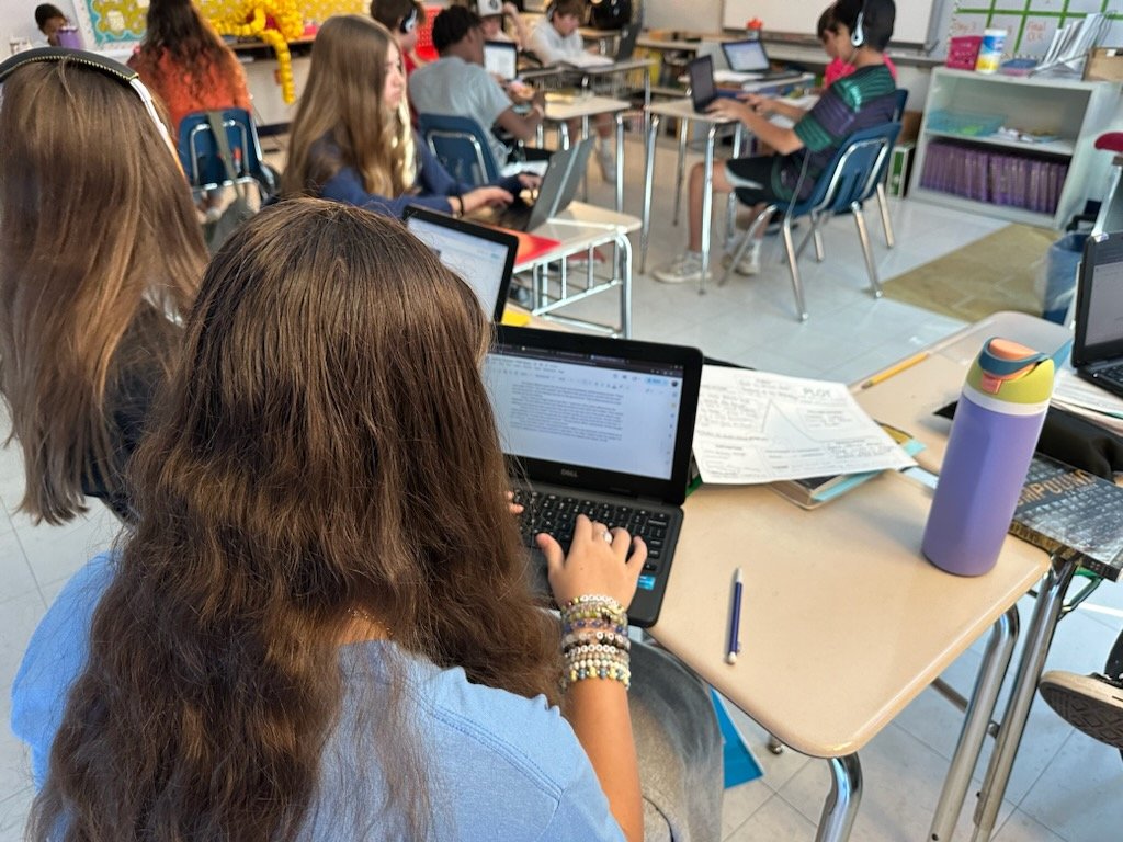 I found more engaged students in 7th grade social studies and ELA classes at CMS this morning! #NurturingLearning
