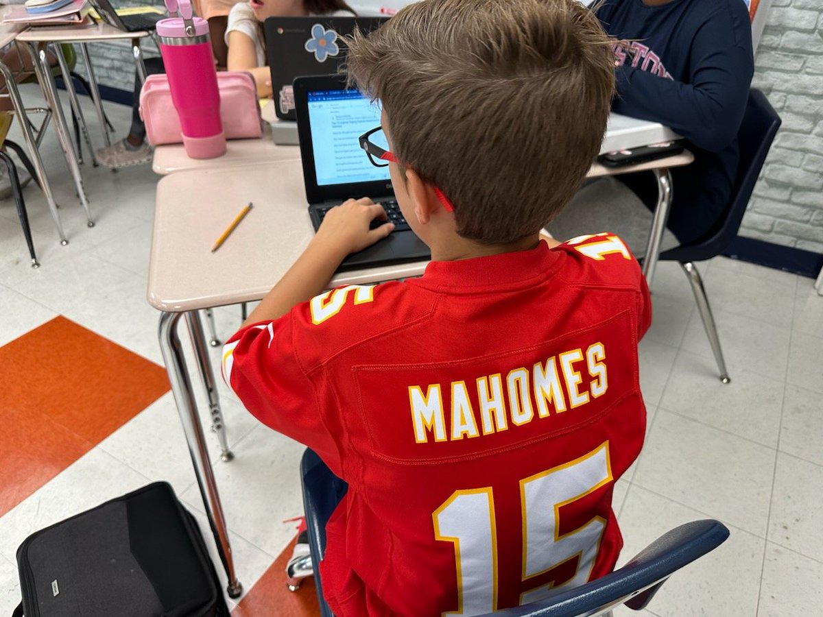 Also found 7th grade social studies students using web-based resources to investigate salaries of key elected officials in the region, state and nation. #NurturingLearning