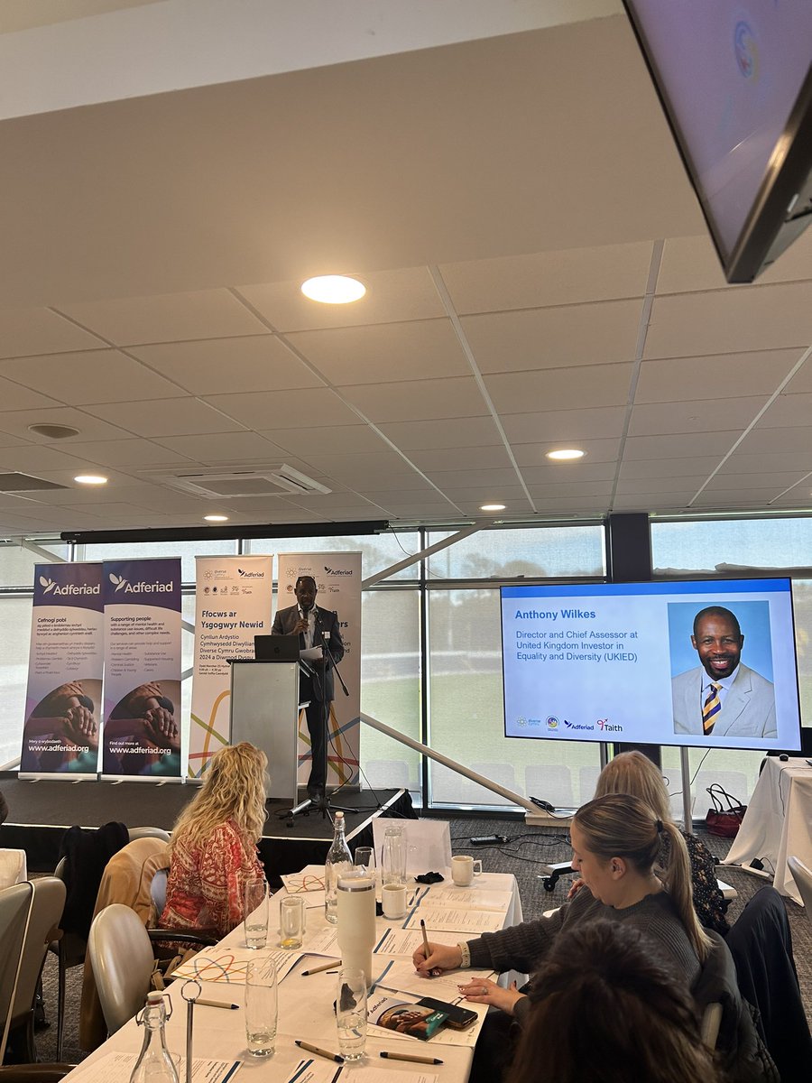 Great to hear informative talks from @SondraB_RareQoL, CEO &amp; Founder of @RareQoL &amp; EDIRA; @Bnar MBE Clinical Lecturer in Nephrology at <a href="/cardiffuni/">Cardiff University</a>; Christianah Ugbaja, Trustee at <a href="/BirthProject/">The Birth Partner Project 🧡</a>; &amp; Anthony Wilkes, Director and Chief Assessor at <a href="/UKIEDofficial/">UKIED</a>.
Now on to the Awards!