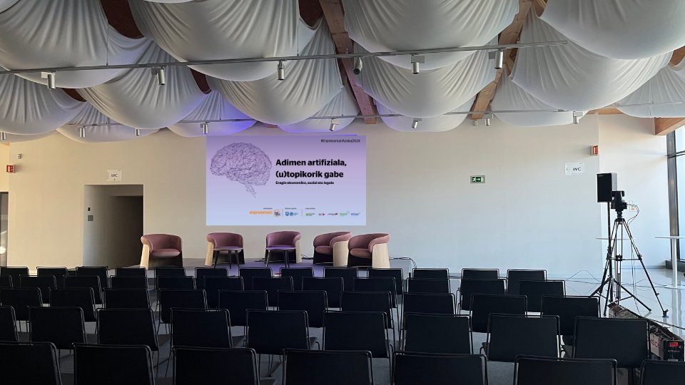 Biharko #EnpresareanAzoka2024-rako prestaketa eguna dugu. 🔨

'Adimen artifiziala, (u)topikorik gabe' izenburupean AAren eragin ekonomiko, sozial eta legala aztertuko ditugu.
 
📆 Bihar, urriak 24, Orona Ideon (Hernani)  
Egitaraua➡️enpresarean.eus/berriak/ikusi/…