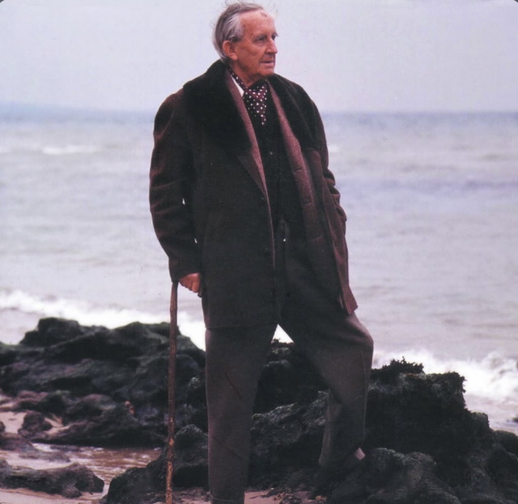 The Middle-earth Mixer tweet media