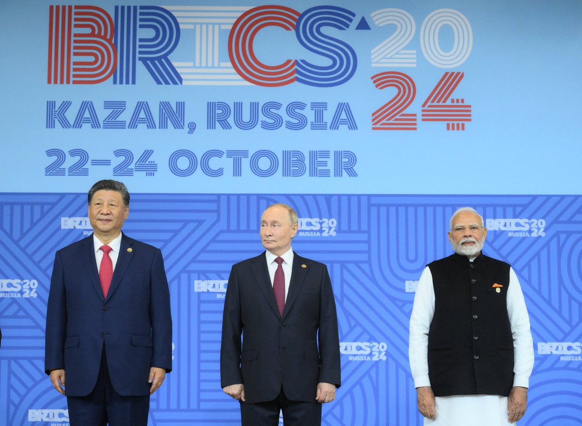 FinFloww's tweet photo. India is going to support Pakistan in becoming a part of BRICS

But why would India suddenly change its mind after rejecting Pakistan for 18 yrs?

The Crazy Part? The badly debt ridden Pakistan will become BRICS’s worst liability

THREAD: Why is India backing its biggest enemy https://t.co/KF0YE08cgE