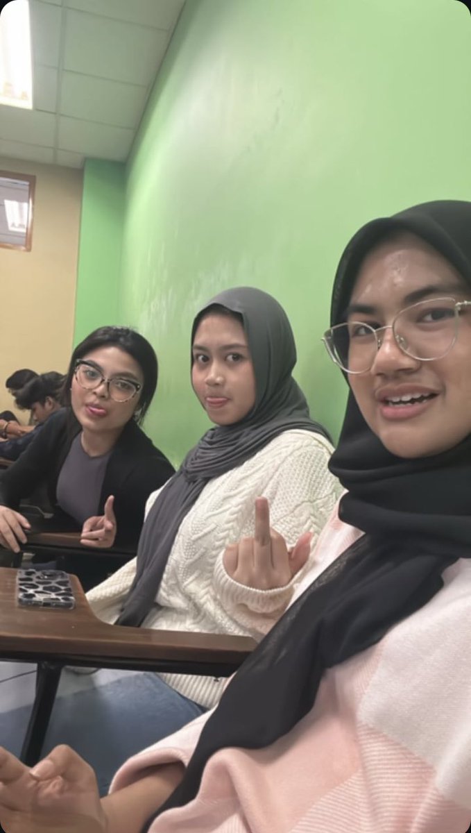 aquagalone's tweet photo. potret orang yg berubah setelah mengenal pria https://t.co/EZyO7p9TyF